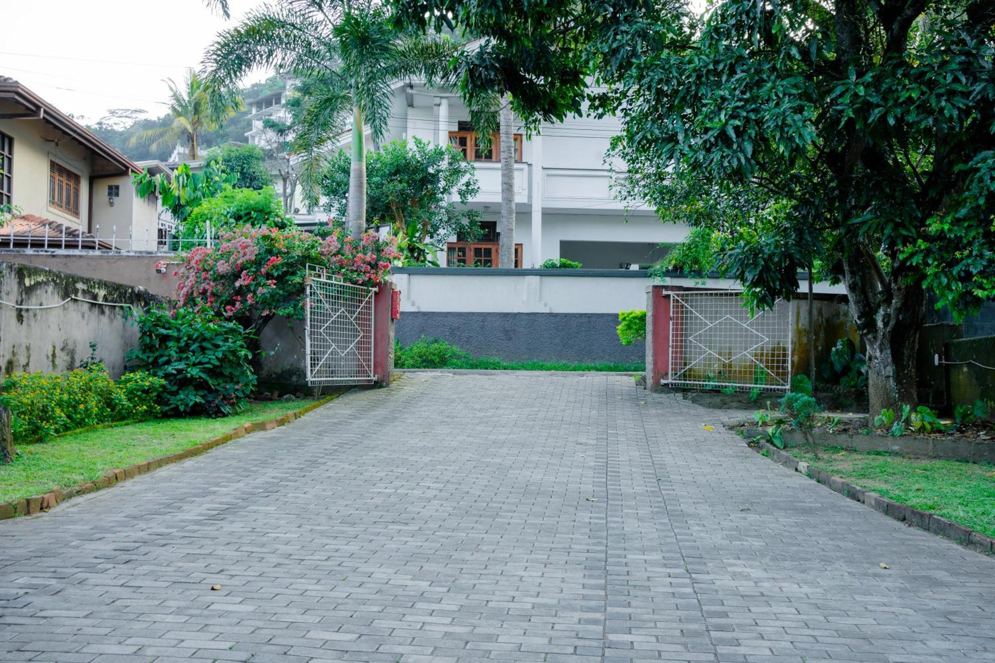 Kandy Boutique Villa By Fortuna Bungalows Extérieur photo